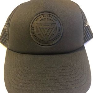 Black Snap Back - H&M